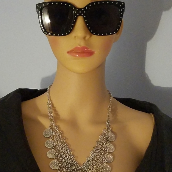 Fabulous oversize sunnies with silver studs - Picture 2 of 5